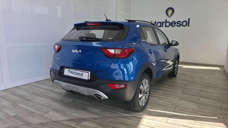 Usado Kia Stonic Plus 101 CV (74 kW) 2022 Azul SUV