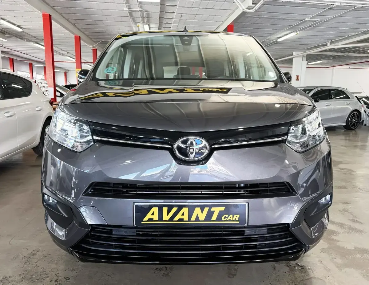 Usado Toyota Proace Verso Active 131 CV (96 kW) 2022 Gris / plata Familiar
