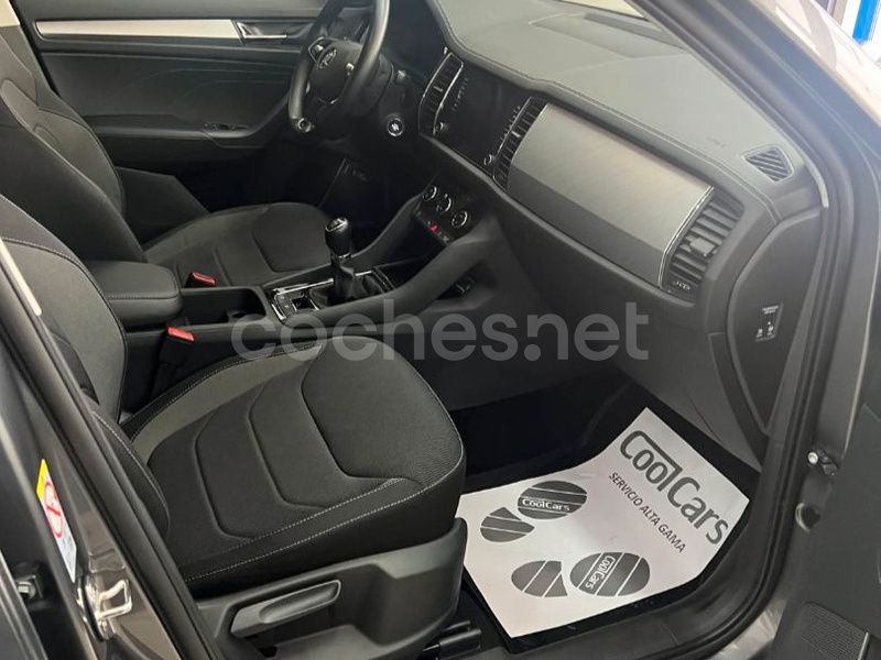 Usado Skoda Kodiaq Active 150 CV (110 kW) 2022 Gris / plata SUV
