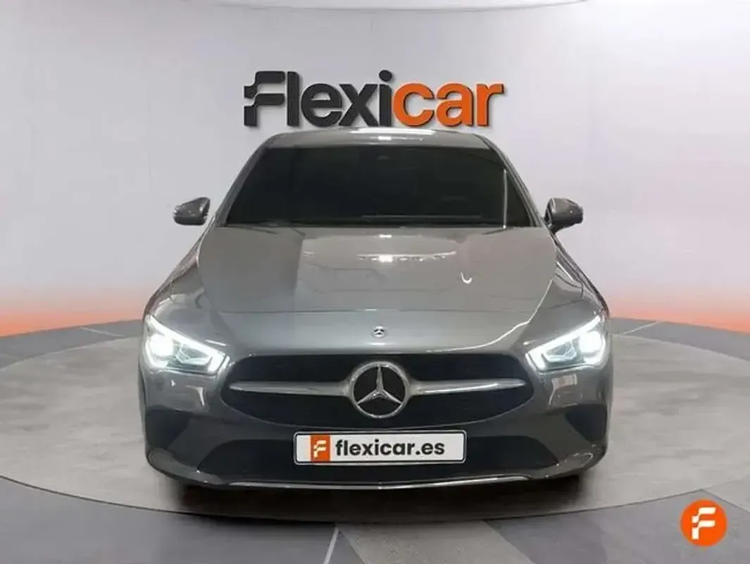 Usado Mercedes CLA180 136 CV (100 kW) 2022 Gris Coupe