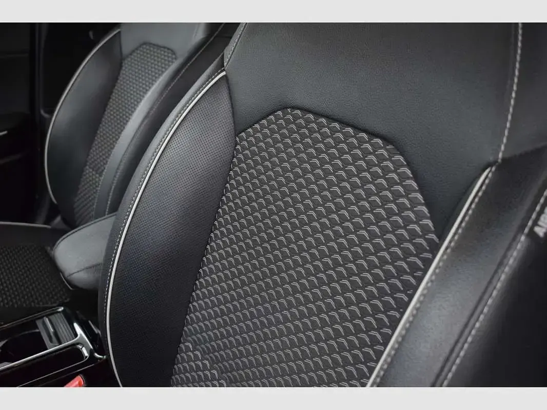 Usado Kia XCeed 160 CV (117 kW) 2023 Plateado SUV