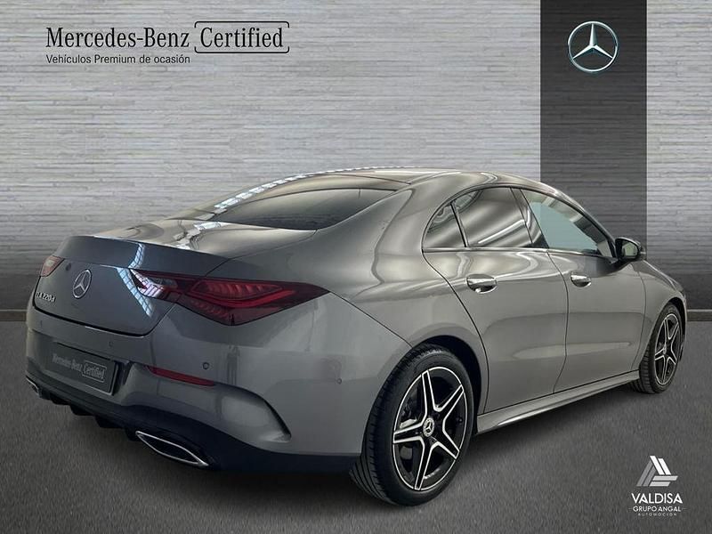 Nuevo Mercedes CLA220 AMG line 190 CV (139 kW) 2025 Gris montaña Berlina