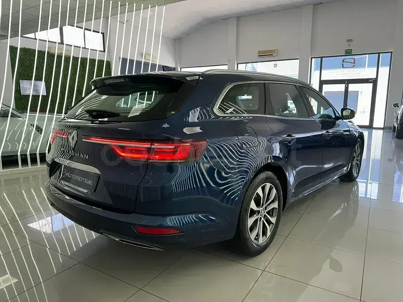 Usado Renault Talisman Business 120 CV (88 kW) 2021 Azul Familiar