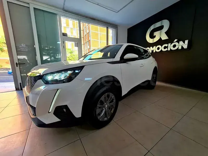 Usado Peugeot 2008 Active 100 CV (73 kW) 2020 Blanco SUV