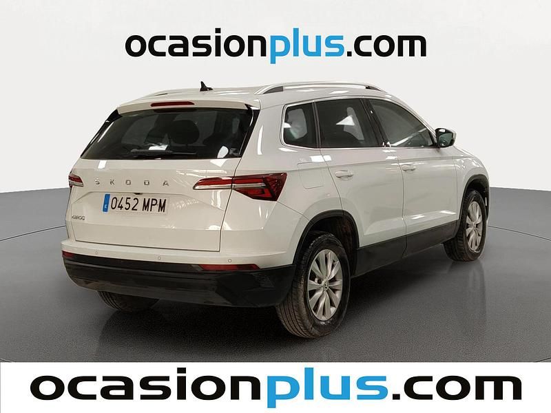 Usado Skoda Karoq Selection 115 CV (84 kW) 2024 Blanco SUV