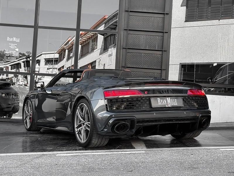 Usado Audi R8 Spyder 570 CV (419 kW) 2019 Gris / plata Descapotable