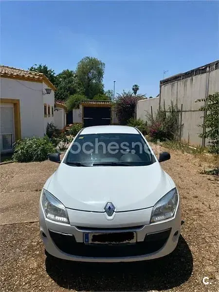 Usado Renault Mégane III Authentique 100 CV (73 kW) 2011 Blanco Berlina