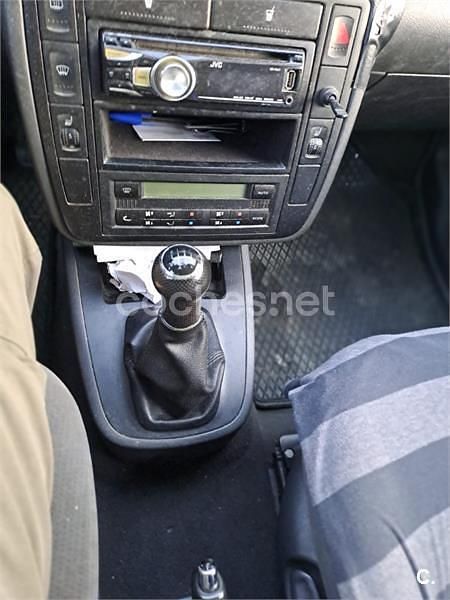 Begagnad VW Sharan Comfortline 110 HK (80 kW) 2000 Blå Minibuss