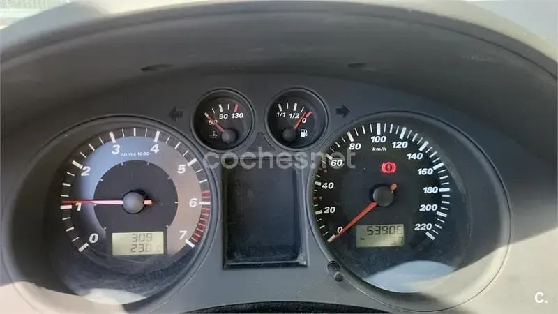 Usado Seat Ibiza Fresh 75 CV (55 kW) 2003 Gris / plata Utilitario