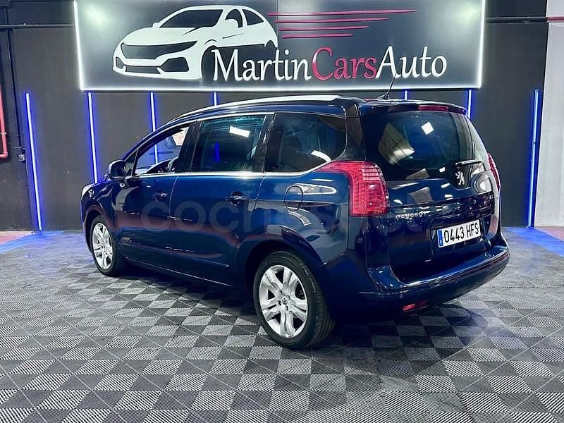 Usado Peugeot 5008 Allure 156 CV (114 kW) 2011 Azul Monovolumen