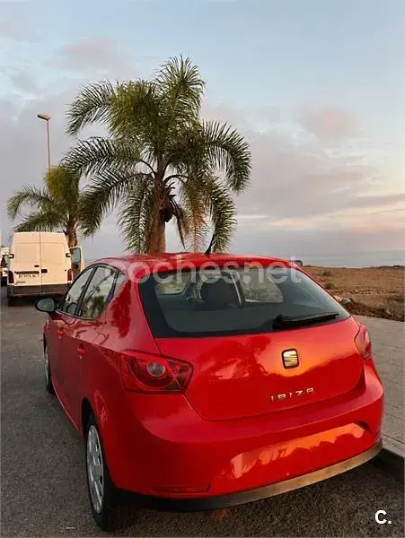 Usado Seat Ibiza Style 85 CV (62 kW) 2011 Rojo Berlina