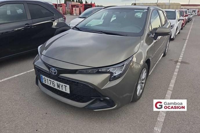 Usado Toyota Corolla Active 140 CV (102 kW) 2025 Marrón Familiar