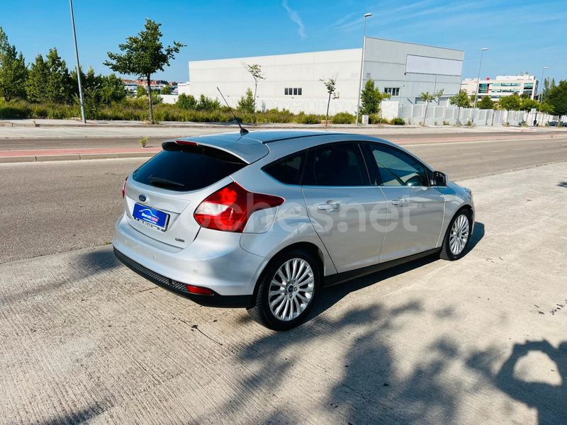 Usado Ford Focus 125 CV (91 kW) 2012 Gris / plata Berlina