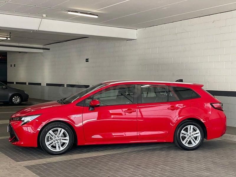Usado Toyota Corolla Business Edition 122 CV (89 kW) 2022 Rojo Familiar