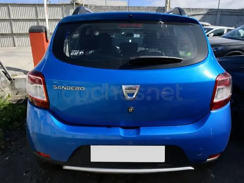 Usado Dacia Sandero Stepway 90 CV (66 kW) 2015 Azul Berlina