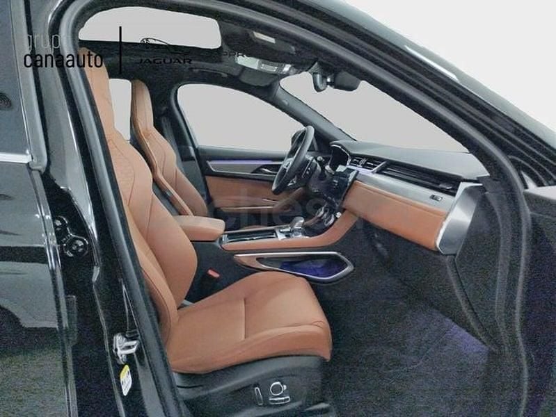 Usado Jaguar F-Pace R-Dynamic 404 CV (297 kW) 2024 Negro SUV