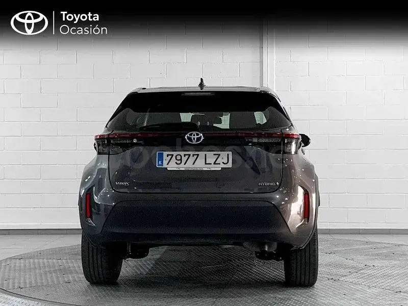 Usado Toyota Yaris Cross Active 116 CV (85 kW) 2022 Gris / plata SUV