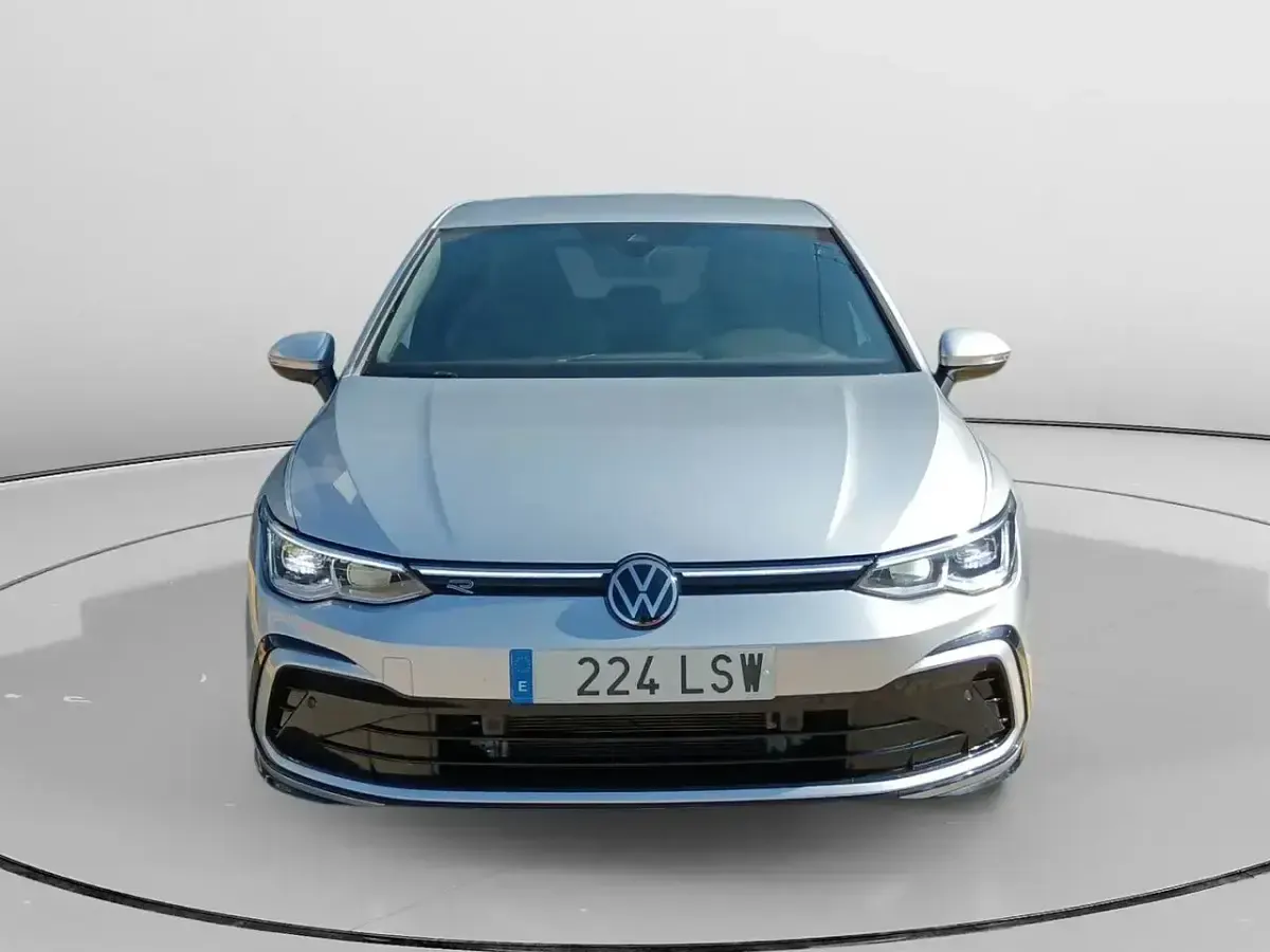 Usado VW Golf VIII R-line 150 CV (110 kW) 2021 Gris / plata Berlina