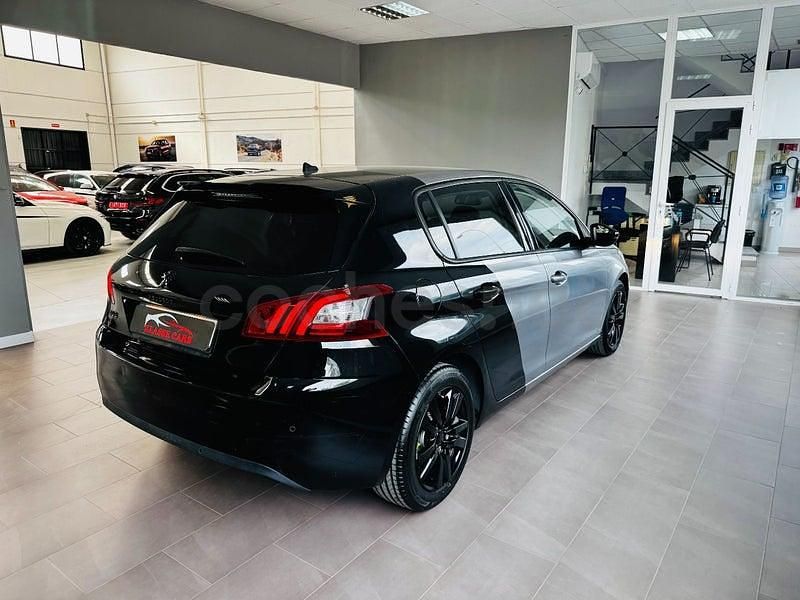 Usado Peugeot 308 Style 110 CV (80 kW) 2017 Gris / plata Berlina