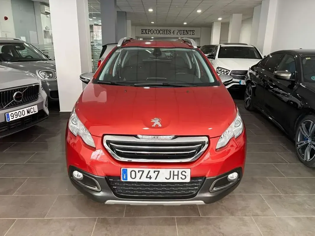 Usado Peugeot 2008 Allure 120 CV (88 kW) 2015 Burdeos SUV