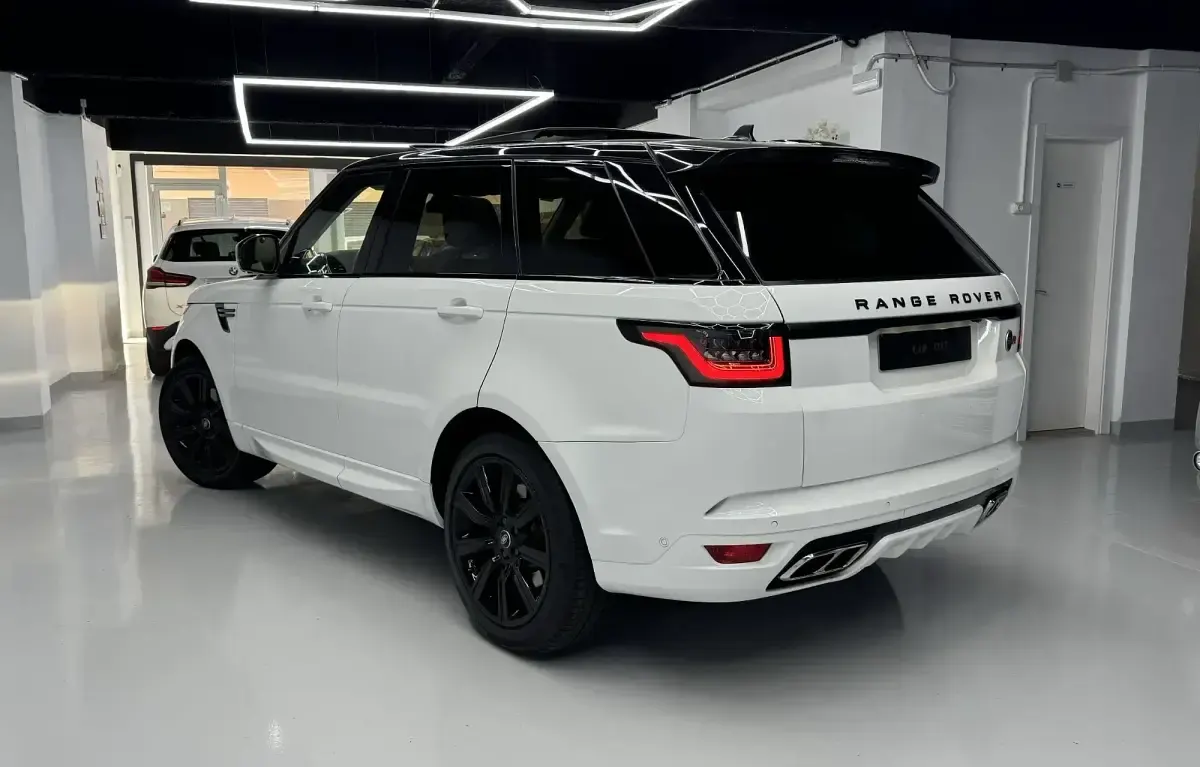 Usado Land Rover Range Rover HSE Dynamic 510 CV (375 kW) 2015 Blanco SUV