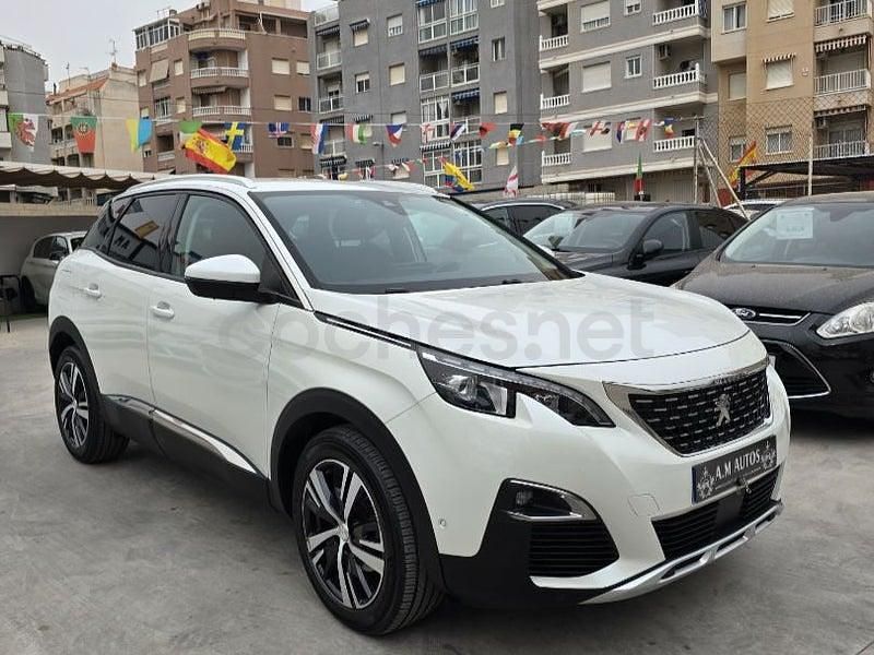 Usado Peugeot 3008 Allure 130 CV (95 kW) 2019 Blanco SUV