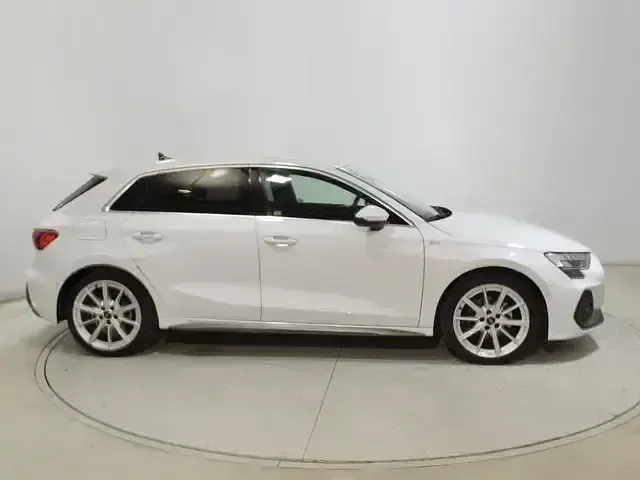 Usado Audi A3 S-Line 150 CV (110 kW) 2025 Blanco Berlina