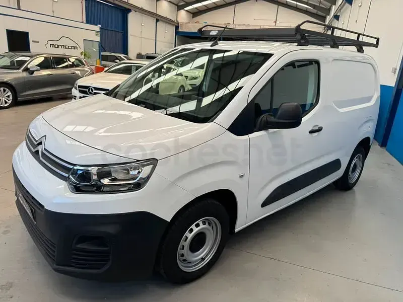 Usado Citroën Berlingo Live 102 CV (75 kW) 2020 Blanco Monovolumen