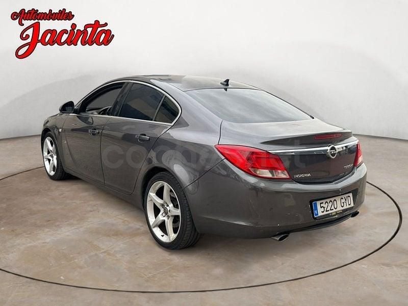 Usado Opel Insignia Cosmo 220 CV (161 kW) 2010 Gris / plata Berlina