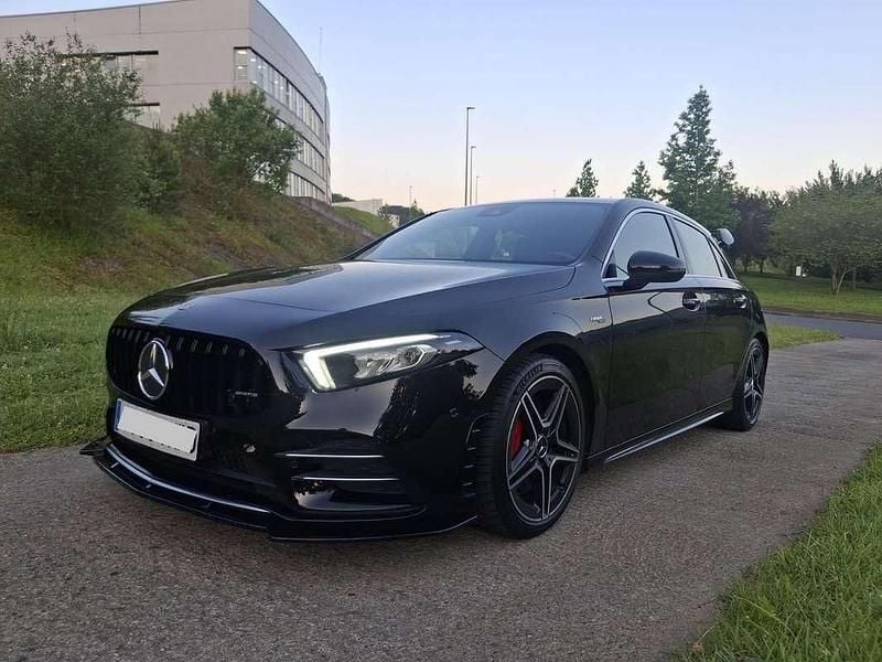 Negro Usado 2020 Mercedes A35 AMG AMG Utilitario | 42.900 € (Precio justo) - Imagen 1/4