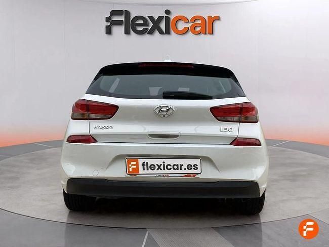 Usado Hyundai i30 95 CV (69 kW) 2019 Blanco Utilitario