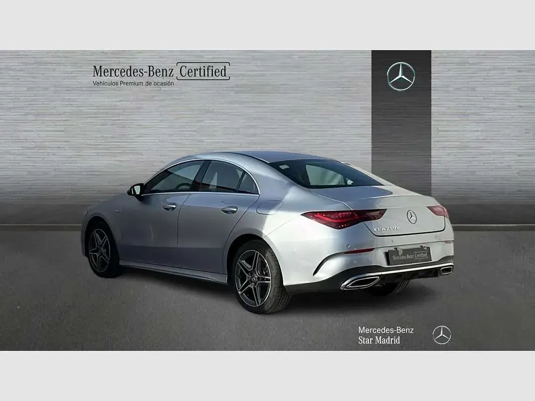 Usado Mercedes CLA250e 218 CV (160 kW) 2025 Plateado Coupe