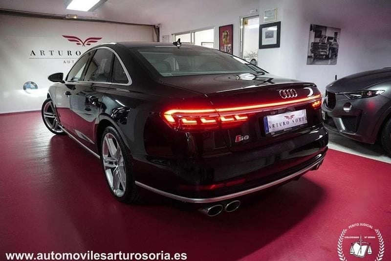 Usado Audi S8 Advanced 571 CV (419 kW) 2021 Negro Berlina