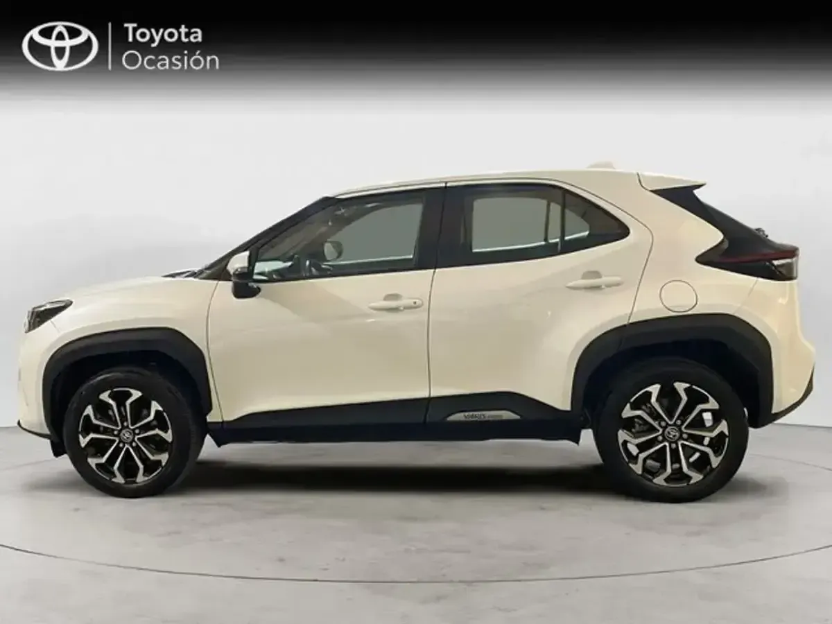 Usado Toyota Yaris Active 2021 Blanco Utilitario