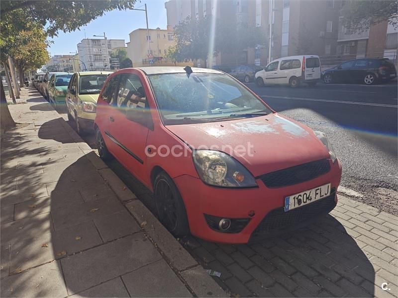 Rojo Usado 2007 Ford Fiesta Sport Coupe | 1700 € (Precio justo) - Imagen 1/4