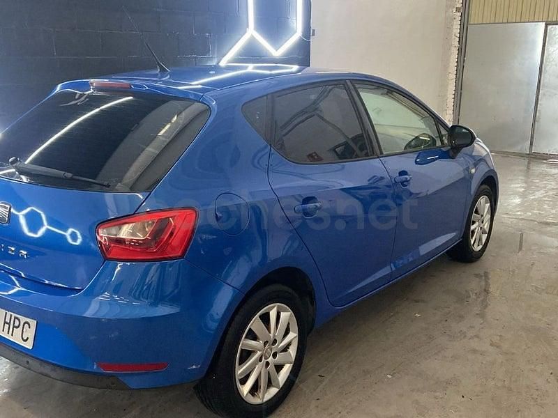 Usado Seat Ibiza Style 85 CV (62 kW) 2013 Azul Berlina