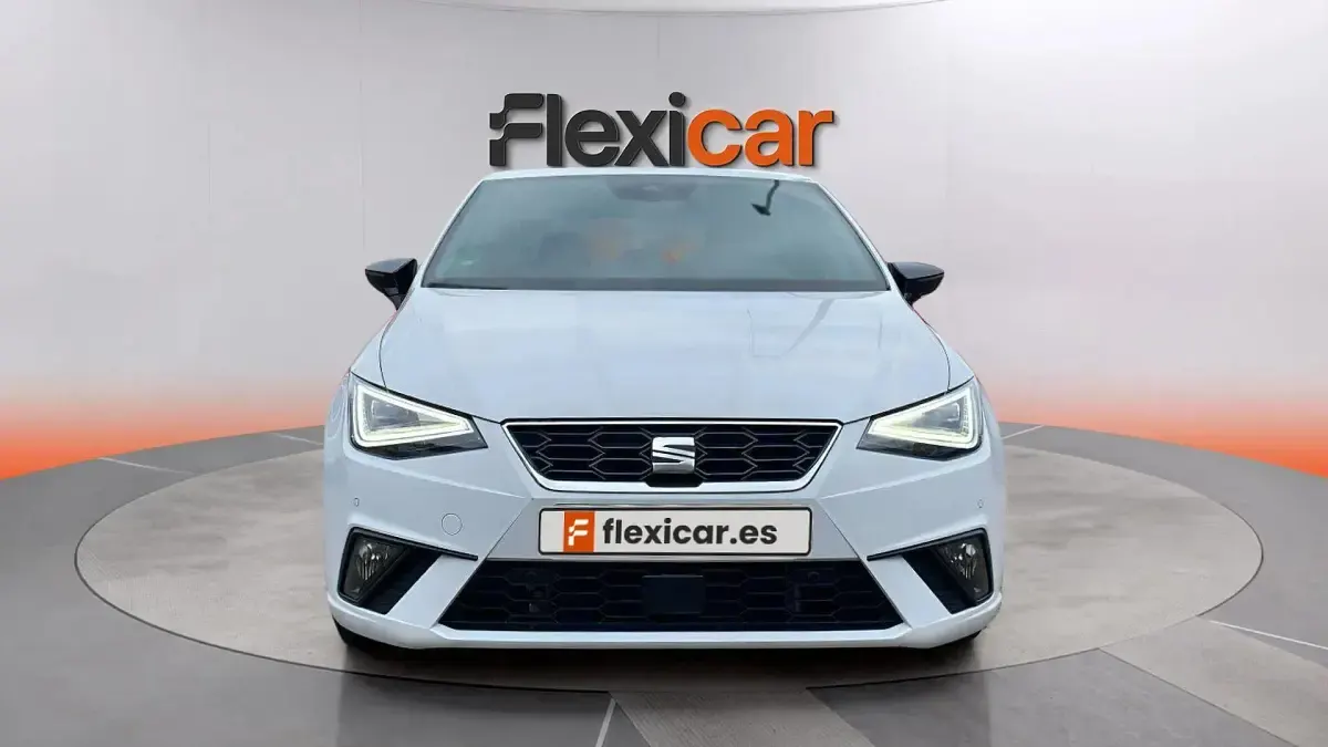 Usado Seat Ibiza FR 116 CV (85 kW) 2021 Blanco Utilitario