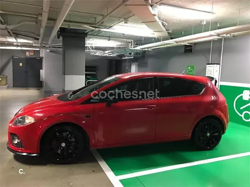 Usado Seat Leon CUPRA 240 CV (176 kW) 2008 Rojo Utilitario