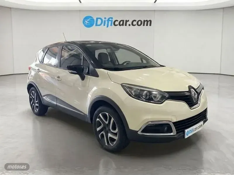 Usado Renault Captur Zen 90 CV (66 kW) 2016 Beige SUV