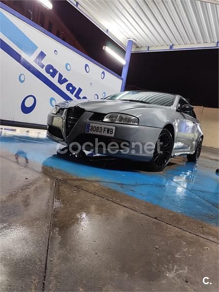 Usado Alfa Romeo GT 150 CV (110 kW) 2007 Gris / plata Coupe