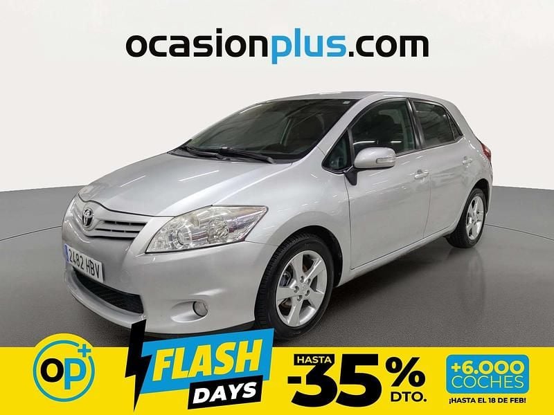 Usado Toyota Auris Active 90 CV (66 kW) 2011 Gris plata Utilitario