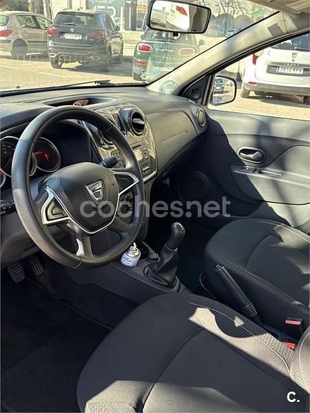 Usado Dacia Logan Ambiance 73 CV (53 kW) 2017 Blanco Berlina