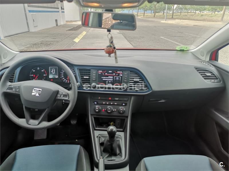 Usado Seat Leon CONNECT 110 CV (80 kW) 2016 Rojo Berlina