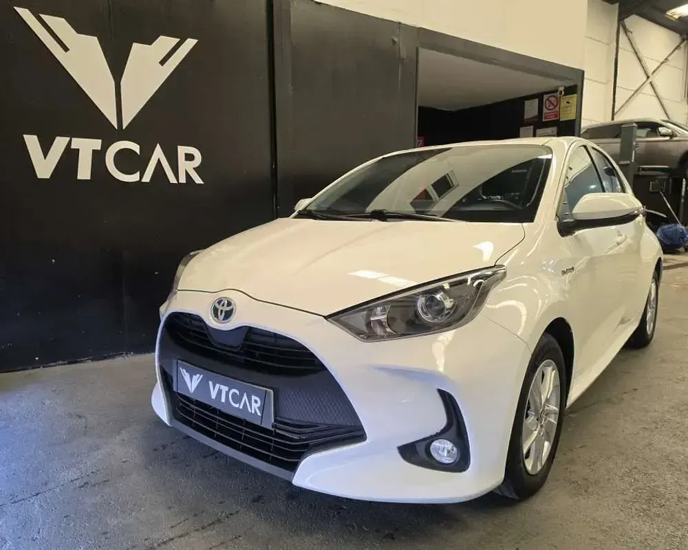 Usado Toyota Yaris Business Edition 116 CV (85 kW) 2021 Blanco Utilitario