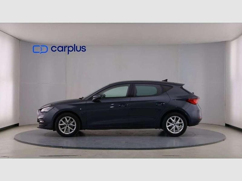 Usado Seat Leon Style 116 CV (85 kW) 2021 Gris Utilitario