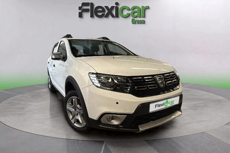Blanco Usado 2019 Dacia Sandero Essentiel Utilitario | 9690 € (Buen precio) - Imagen 1/4