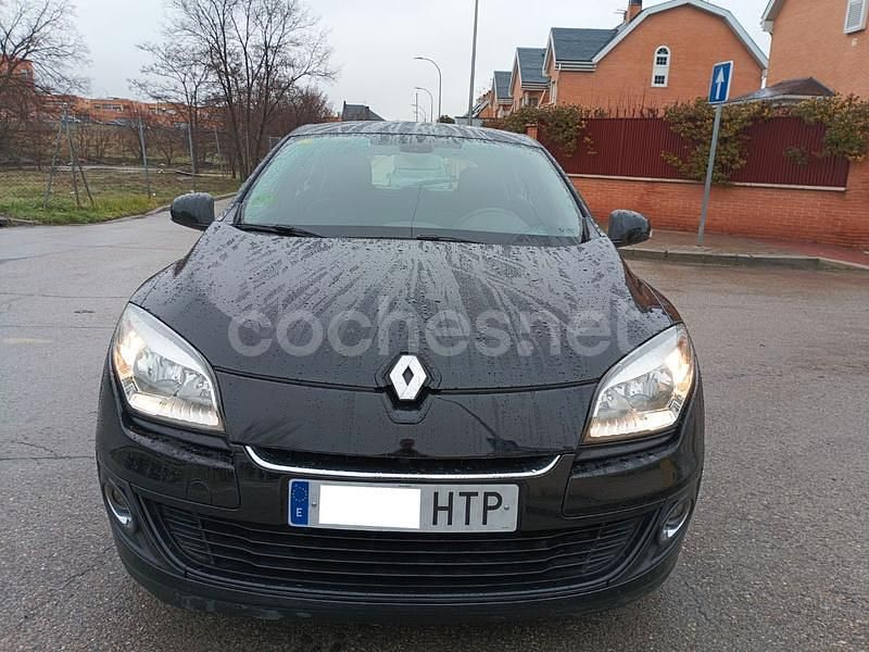 Usado Renault Mégane Expression 115 CV (84 kW) 2013 Negro Berlina