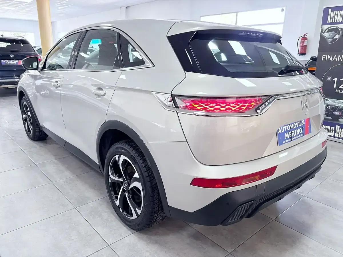 Usado DS Automobiles DS7 Crossback Chic 130 CV (95 kW) 2021 Gris SUV