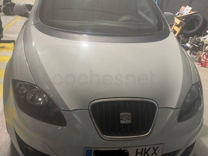Usado Seat Altea XL Style 105 CV (77 kW) 2012 Blanco Monovolumen