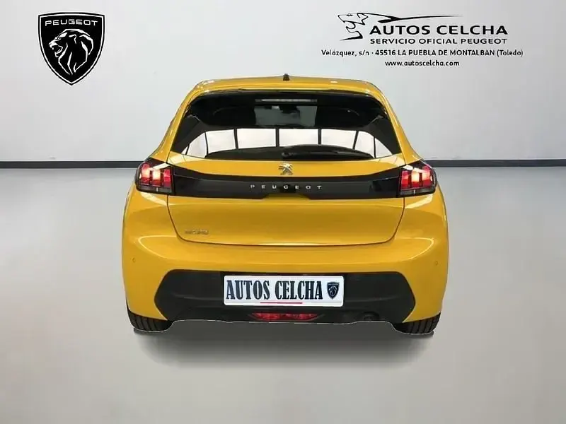 Usado Peugeot 208 Active 100 CV (73 kW) 2024 Amarillo Utilitario